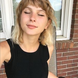 Meet your Posher, Crystal